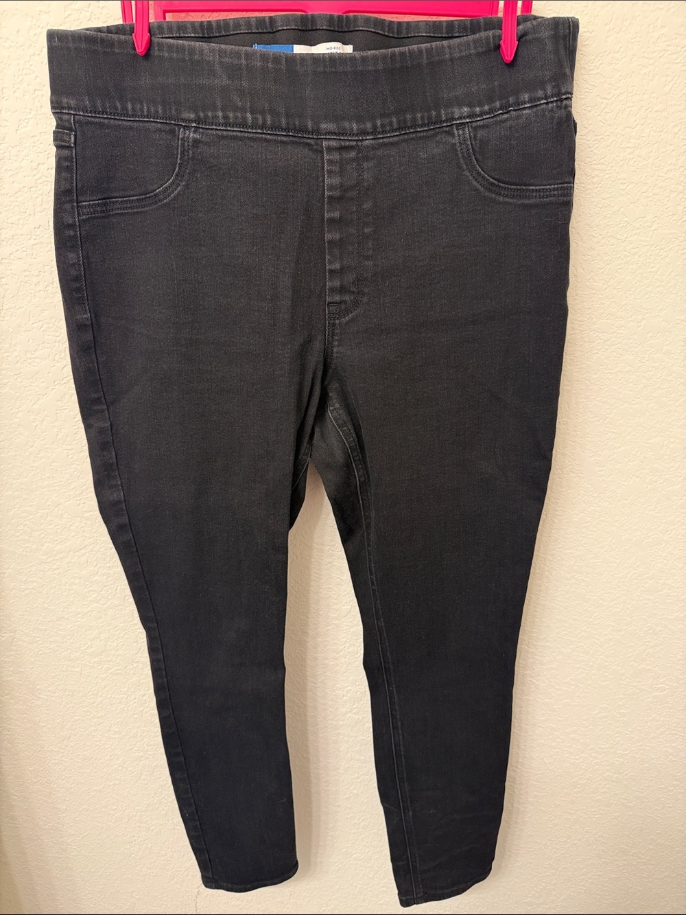 Old Navy distressed Black Super Jeggings